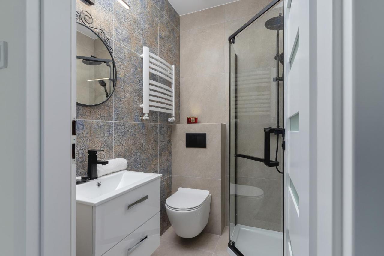 Modern Studio Cracow Rakowicka 14 By Noclegi Renters Krakau Buitenkant foto