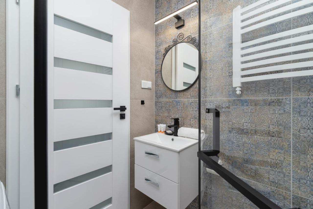 Modern Studio Cracow Rakowicka 14 By Noclegi Renters Krakau Buitenkant foto